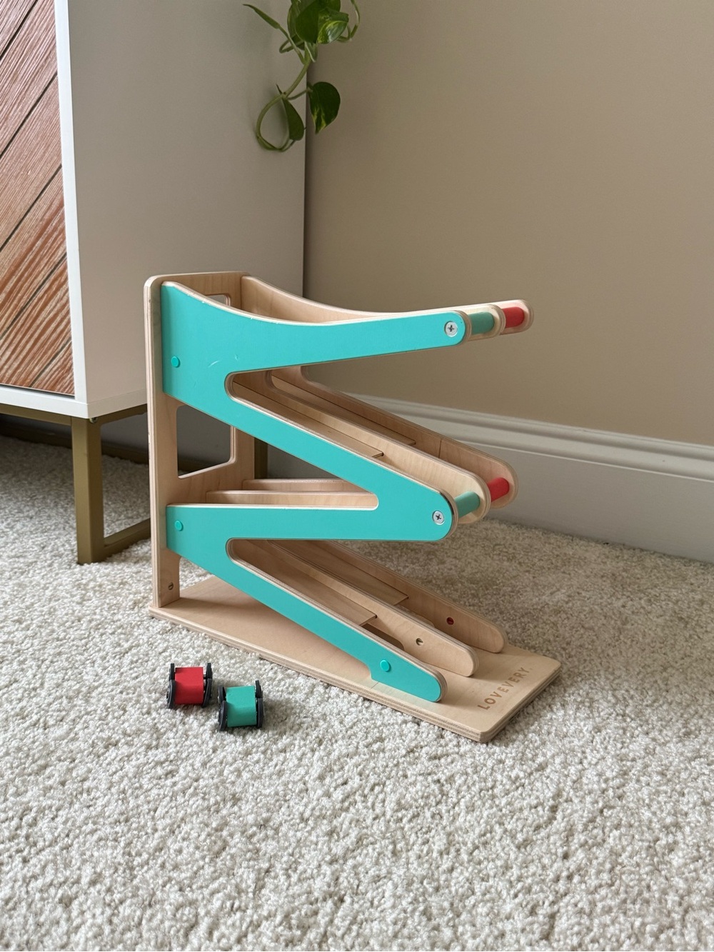 🔹 Lovevery Race & Chase Ramp Wooden Car Toy Montessori + 2 Cars